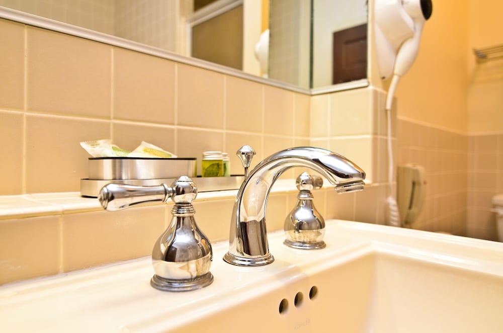 Best Western Plus The Inn & Suites At The Falls Poughkeepsie Eksteriør billede