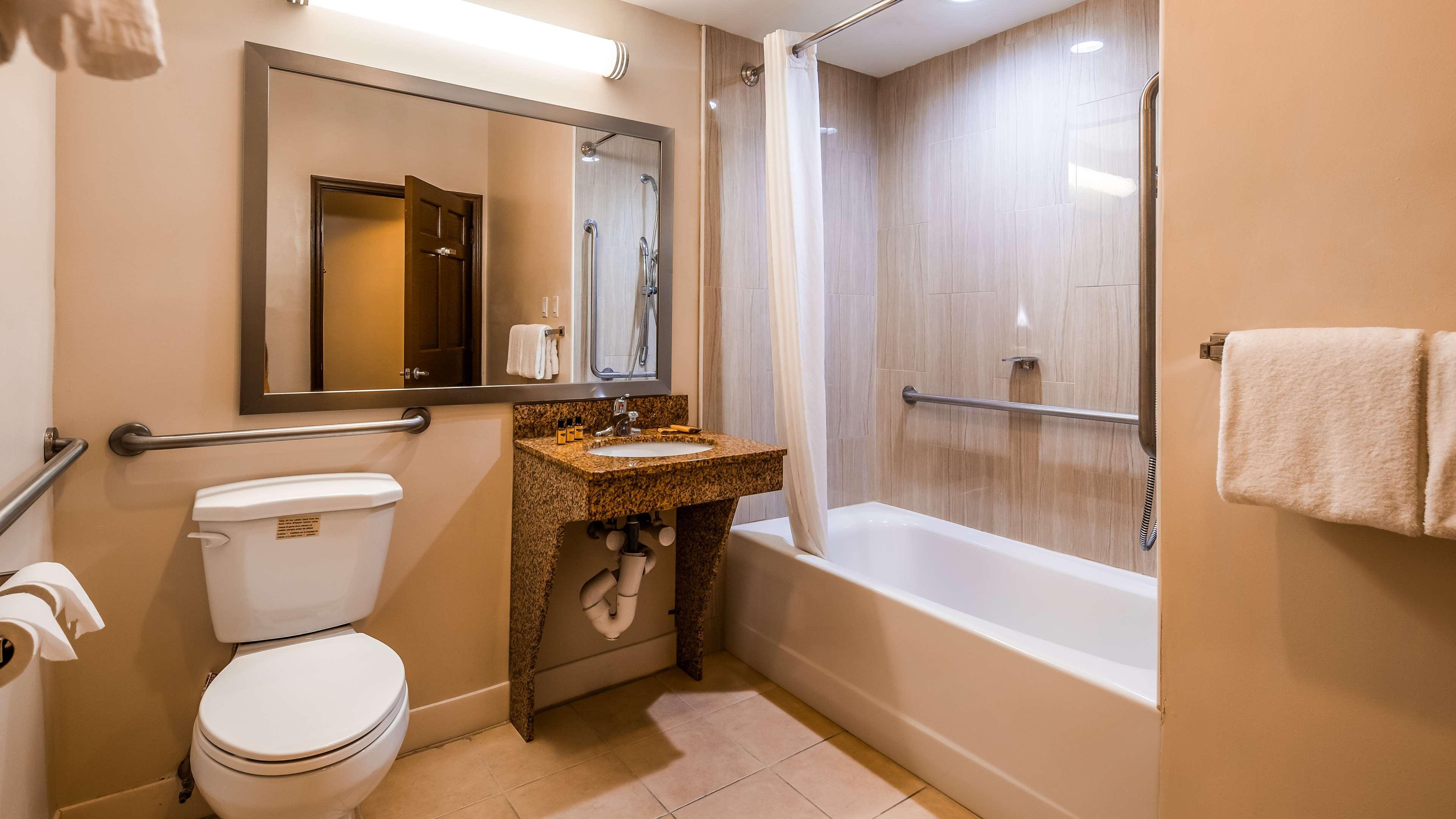 Best Western Plus The Inn & Suites At The Falls Poughkeepsie Eksteriør billede