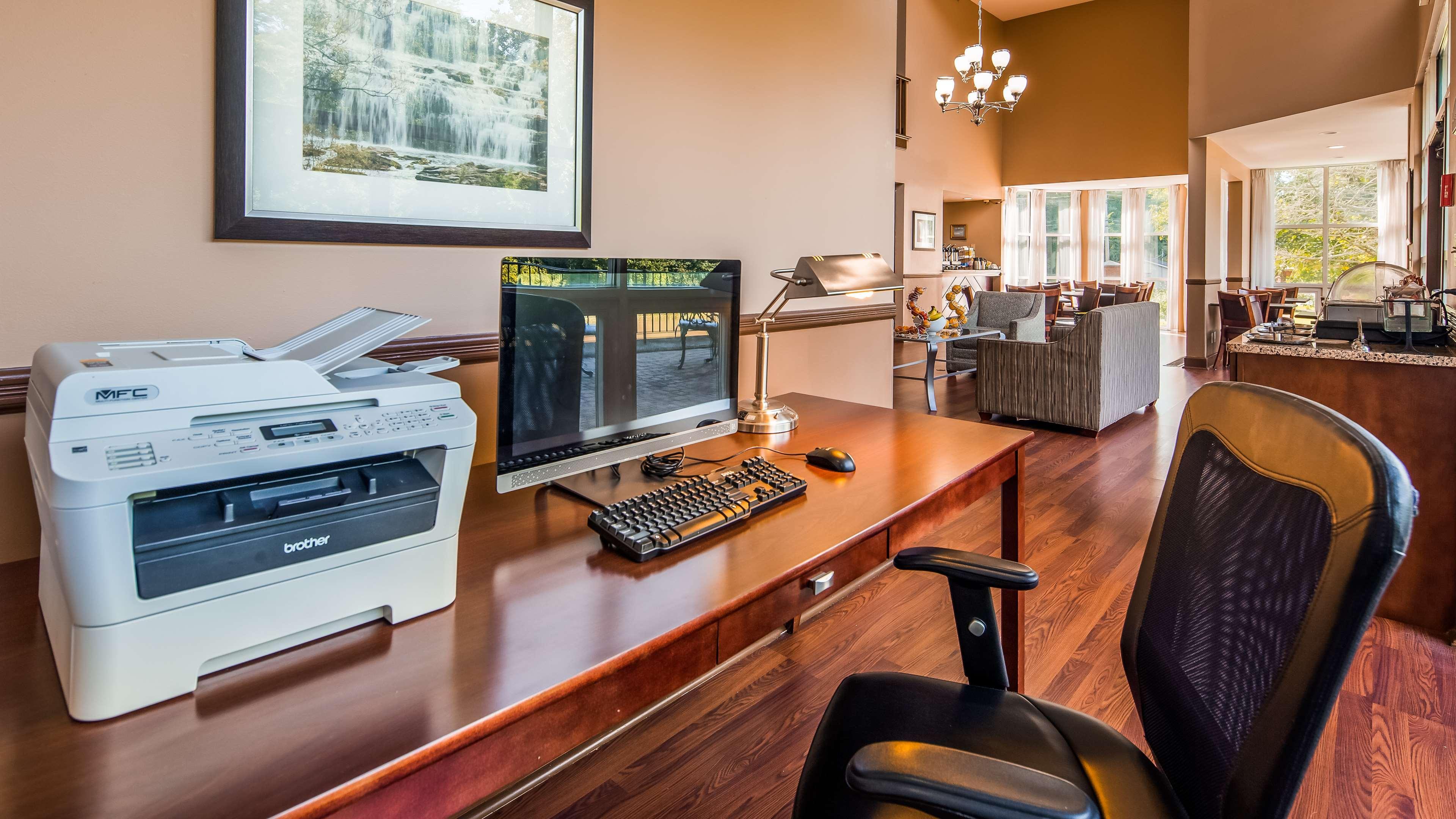 Best Western Plus The Inn & Suites At The Falls Poughkeepsie Eksteriør billede